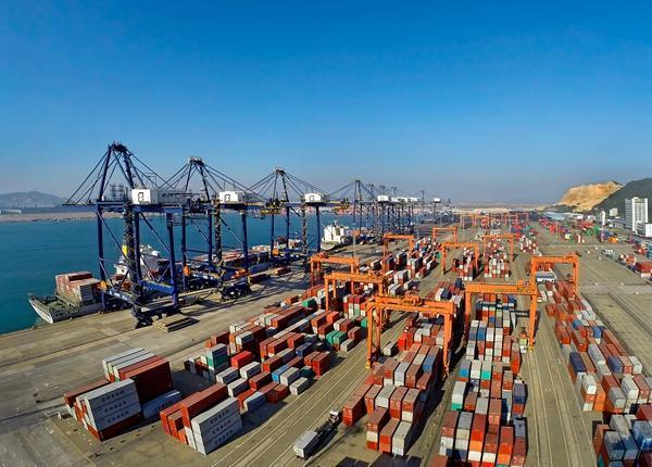 外貿(mào)進出口興旺 珠海高欄港口岸出入境船舶數(shù)量創(chuàng)單日新高